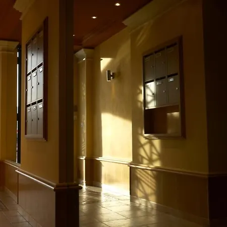 Residences Cresci شقة