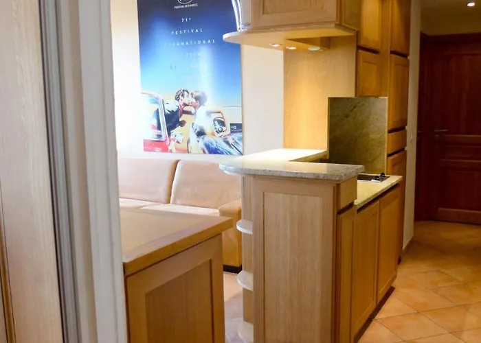 Apartment Residences Cresci Cannes