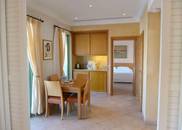 Residences Cresci *