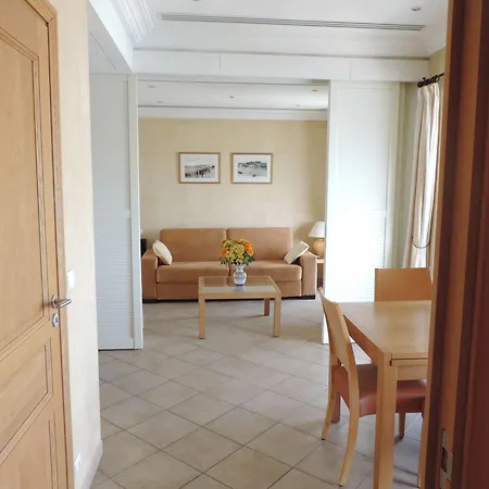 Residences Cresci *