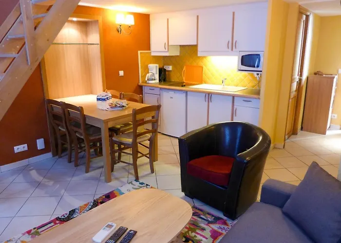 Residences Cresci 아파트 *